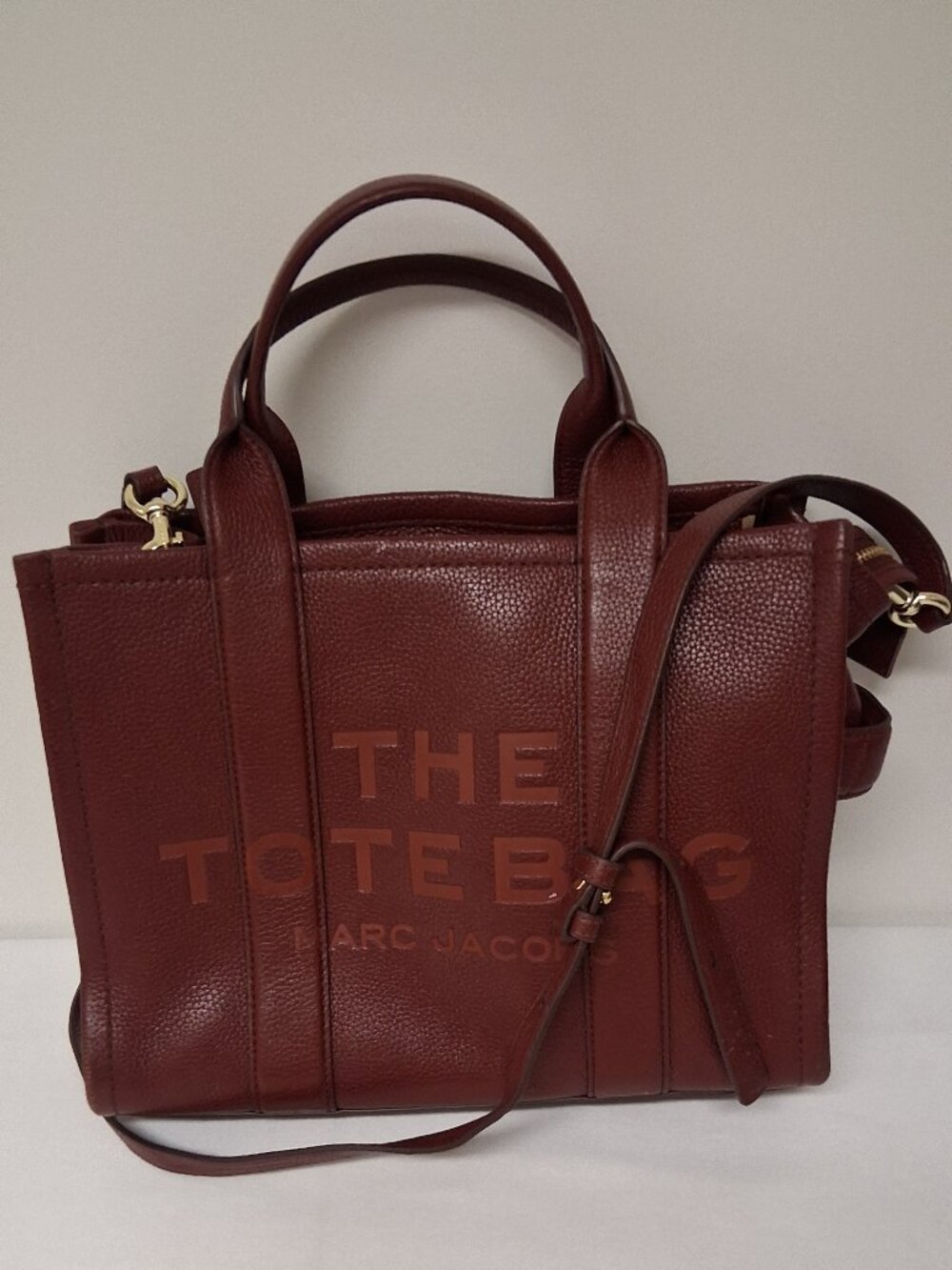 MARC JACOBS Women's Medium Leather Tote Bag – Cherry Red H004L01PF21-602